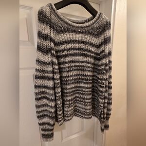 Halogin - Striped Gray and White Sweater with Metallic Sịilver